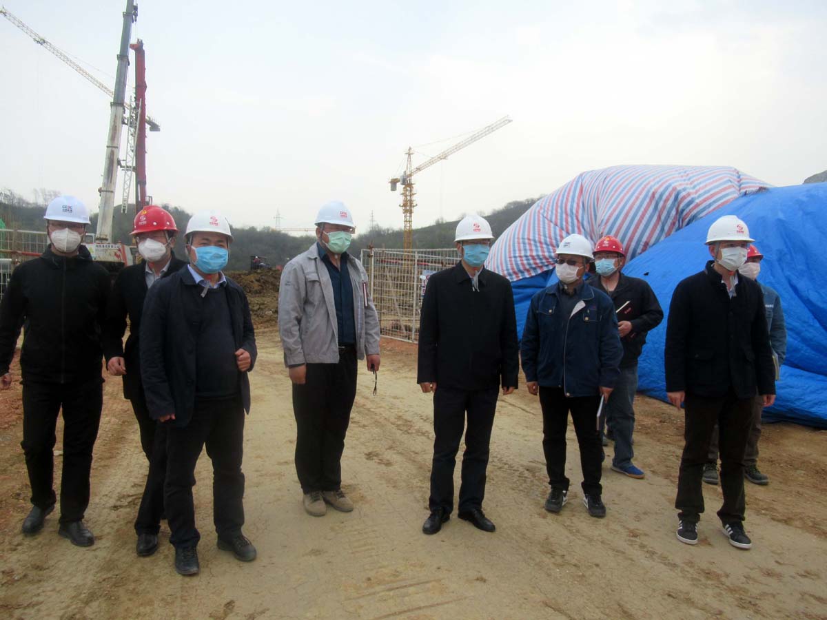 皖能環(huán)?？偨?jīng)理張為義到安徽電建一公司合肥龍泉山項目調(diào)研疫情防控和復(fù)工復(fù)產(chǎn)工作