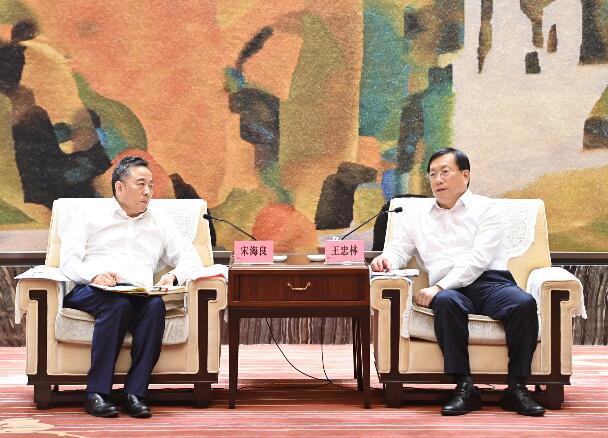 宋海良拜會武漢市委書記王忠林、市長周先旺