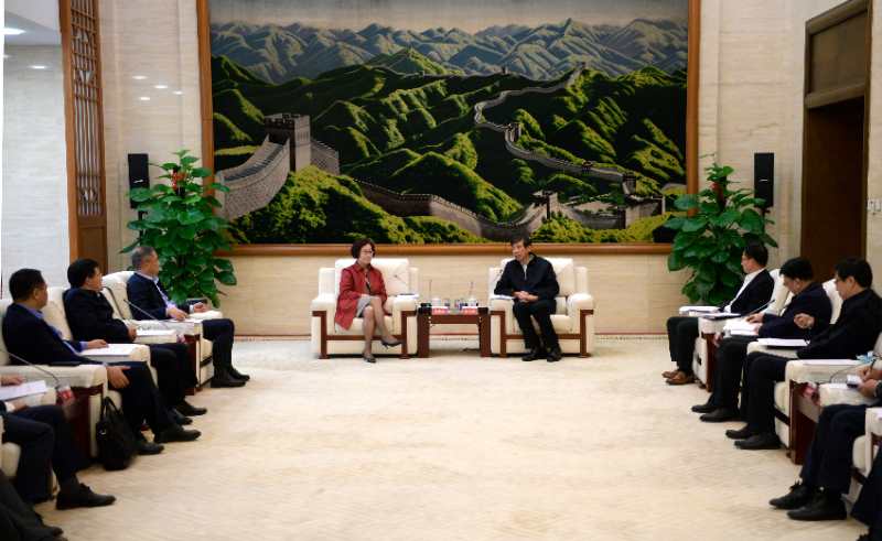 陳飛虎會(huì)見(jiàn)江西省委常委、副省長(zhǎng)吳忠瓊