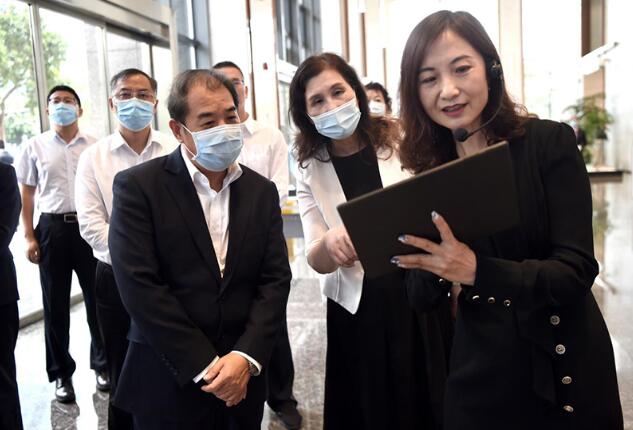 南方電網(wǎng)公司董事長、黨組書記孟振平調(diào)研鼎和保險(xiǎn)公司