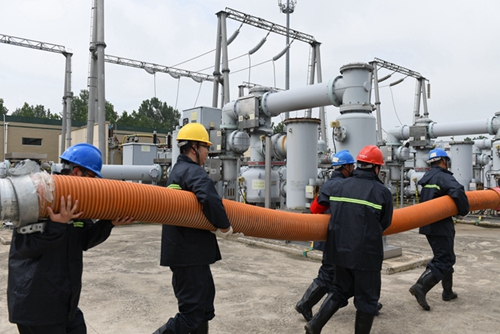 江蘇東?？h供電公司開展2021年變電站防汛應(yīng)急演練