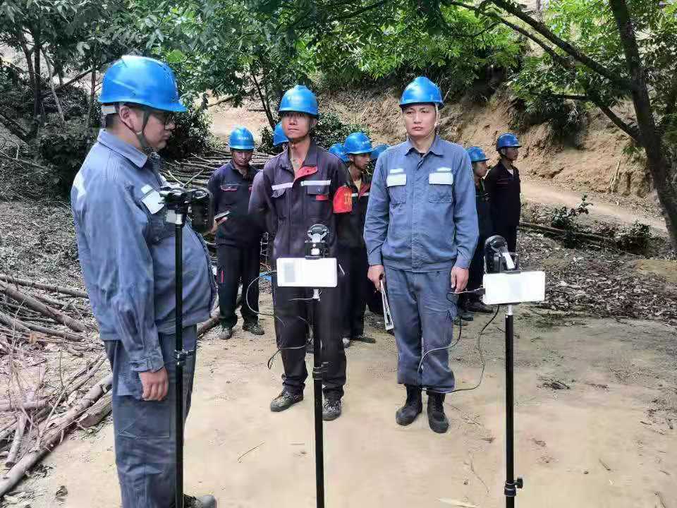 臨滄云縣供電局配電管理三所開(kāi)展隱患整改，切實(shí)保障用戶(hù)用電安全