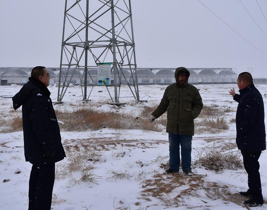 二連浩特供電公司：開展客戶側安全檢查，確?？诎犊蛻粝楹兔髁吝^春節(jié)