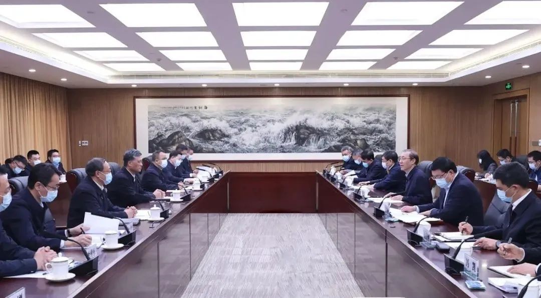 辛保安、張智剛與新疆維吾爾自治區(qū)、新疆生產建設兵團領導會談