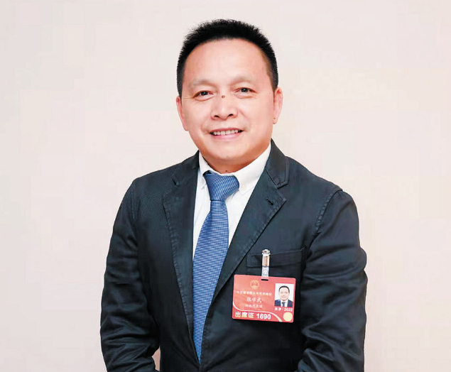 【兩會(huì)】以?xún)?yōu)質(zhì)高效的供電服務(wù)助力經(jīng)濟(jì)社會(huì)發(fā)展——訪全國(guó)人大代表、鹽津鋪?zhàn)邮称饭煞萦邢薰径麻L(zhǎng)張學(xué)武