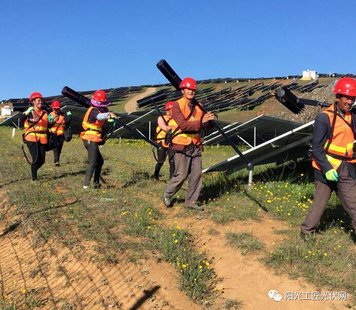 面積接近一個新加坡！青海塔拉灘光伏電站照亮“陽光之路”