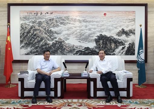 國家電網(wǎng)有限公司董事長、黨組書記辛保安與東方電氣集團董事長俞培根會談