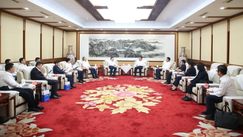 宋海良與內(nèi)蒙古自治區(qū)黨委常委、呼和浩特市委書記包鋼座談