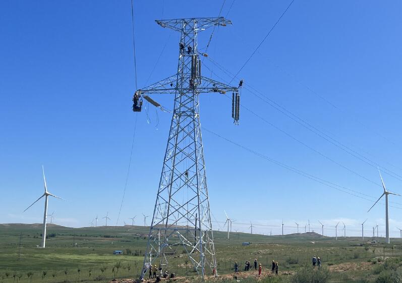 220千伏海春線、中海油化德風電場35千伏集電線路順利改造完成