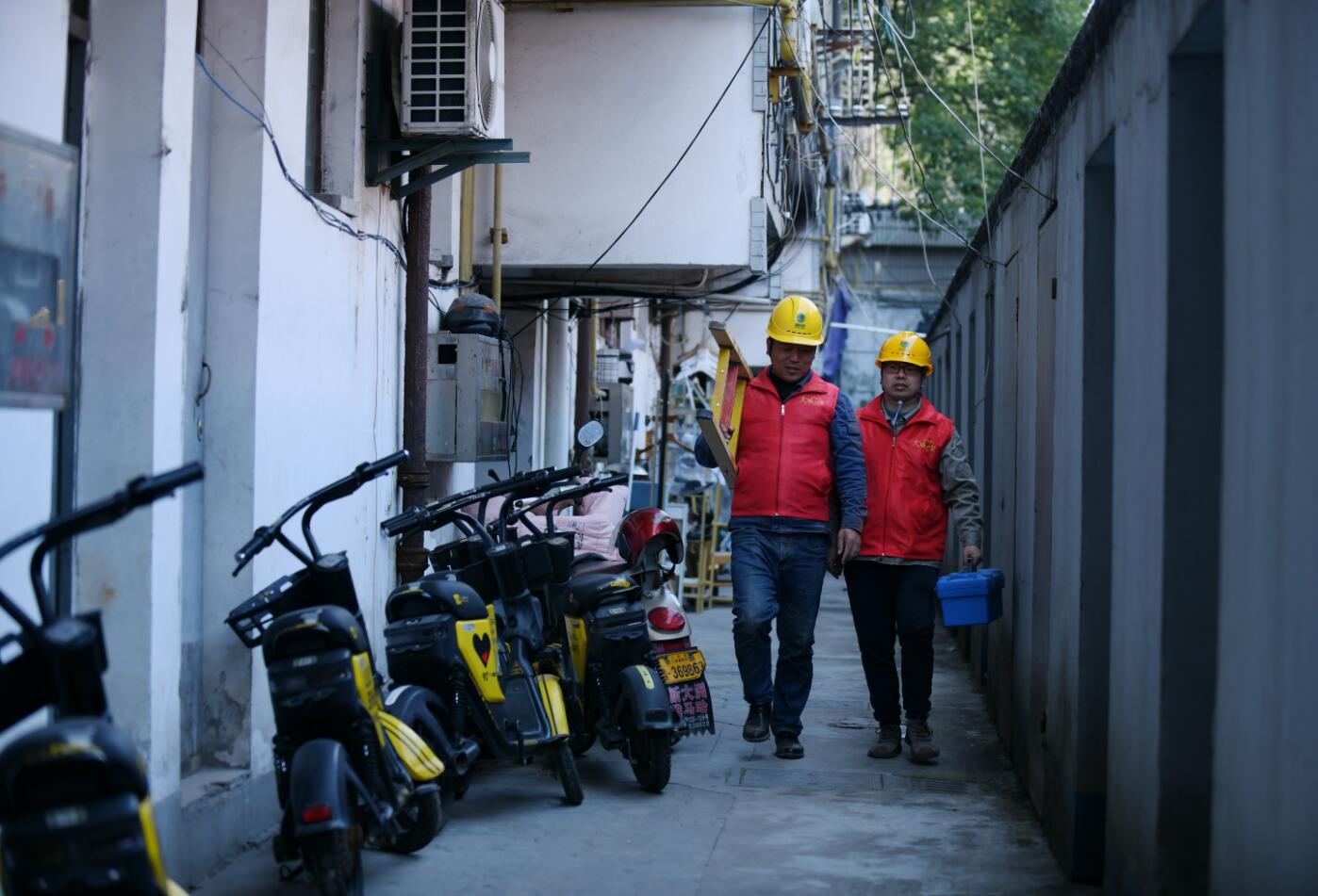 國網(wǎng)余姚市供電公司：“點亮黑樓道2.0”，借“光”照亮居民歸家路