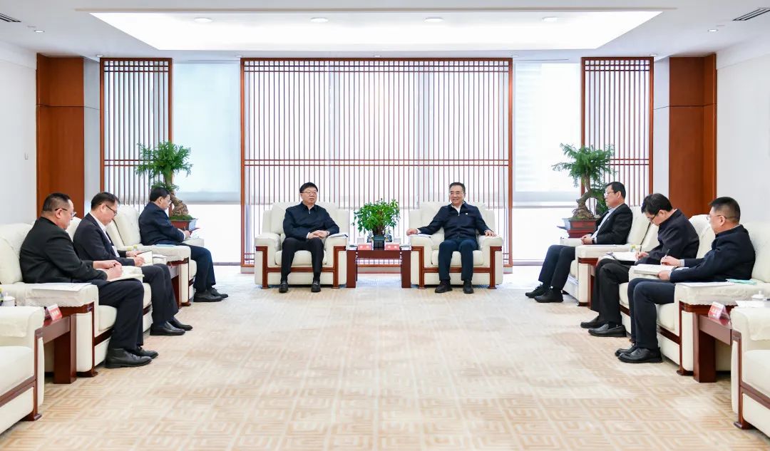 大唐集團(tuán)有限公司黨組書記、董事長(zhǎng)鄒磊會(huì)見(jiàn)吉林省委常委、省委秘書長(zhǎng)李偉
