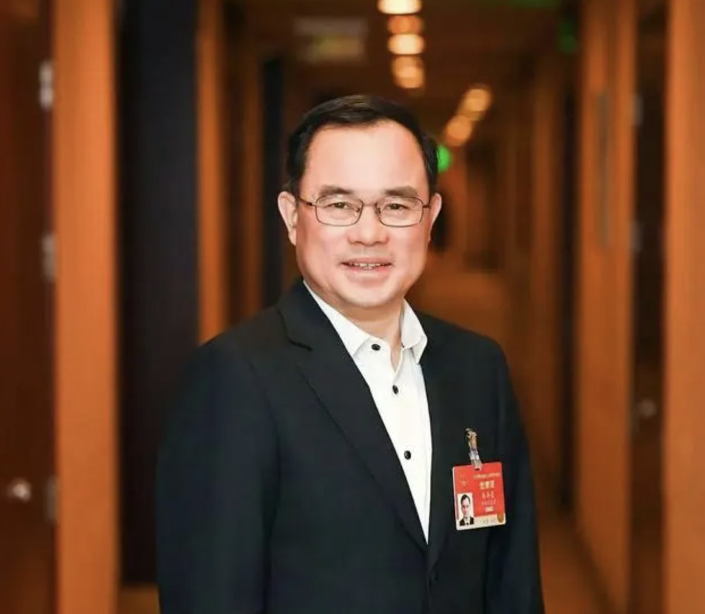 【兩會好聲音】全國人大代表朱華榮：建議主流燃油車消費(fèi)稅改革、保障新能源汽車健康協(xié)同發(fā)展