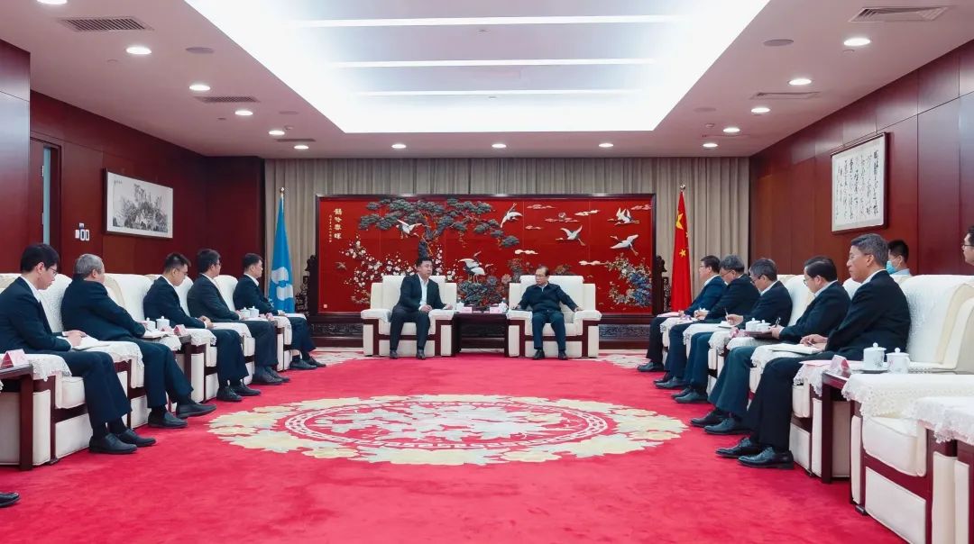 華電集團(tuán)黨組書(shū)記、董事長(zhǎng)江毅會(huì)見(jiàn)海博思創(chuàng)董事長(zhǎng)、總經(jīng)理張劍輝