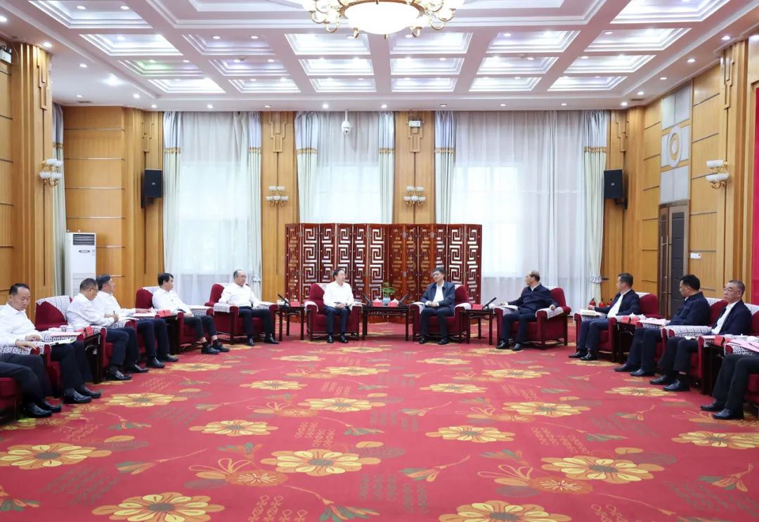 國家電網(wǎng)公司董事長、黨組書辛保安會見青海省委書記陳剛、省長吳曉軍、省政協(xié)主席公保扎西
