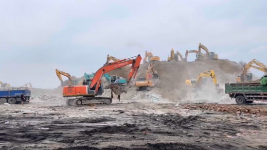 【防汛救災(zāi) 央企行動】爭分奪秒加固堤壩，中建集團(tuán)馳援天津防汛抗洪一線