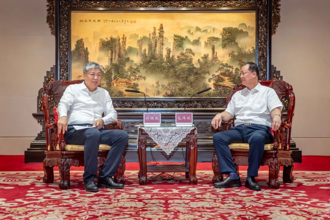 國(guó)家能源集團(tuán)黨組書記、董事長(zhǎng)劉國(guó)躍拜會(huì)湖南省委副書記、省長(zhǎng)毛偉明