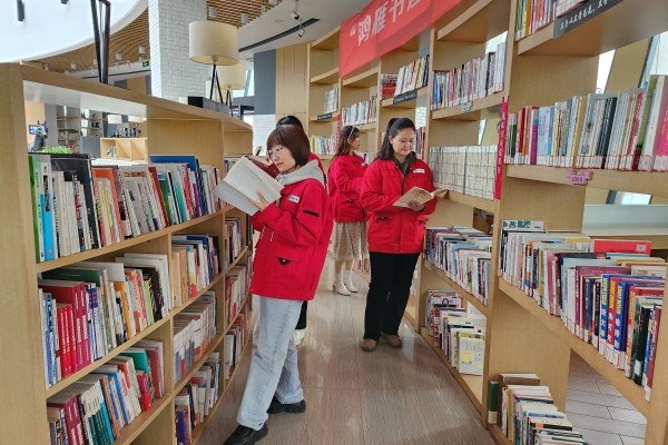 烏海供電公司聯(lián)合黨支部：開展“中華民族一家親，同心共筑中國(guó)夢(mèng)”全民閱讀活動(dòng)