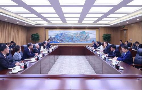 國家電網(wǎng)與香港中電集團(tuán)推動清潔能源開發(fā)利用、促進(jìn)新能源發(fā)展等方面深化合作
