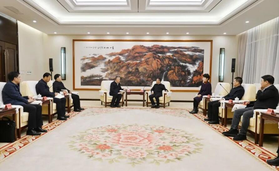 三峽集團(tuán)董事長(zhǎng)、黨組書(shū)記雷鳴山拜會(huì)內(nèi)蒙古自治區(qū)黨委書(shū)記孫紹騁、自治區(qū)主席王莉霞