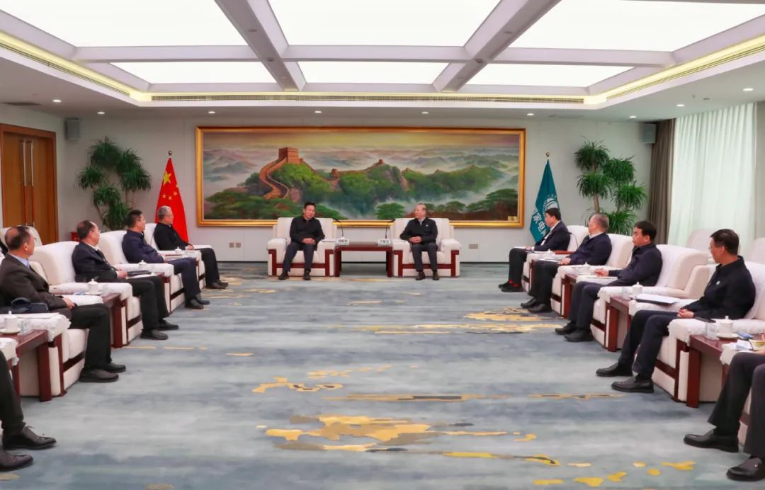劉明勝、栗寶卿與國家電網(wǎng)董事長辛保安、總經(jīng)理張智剛會談