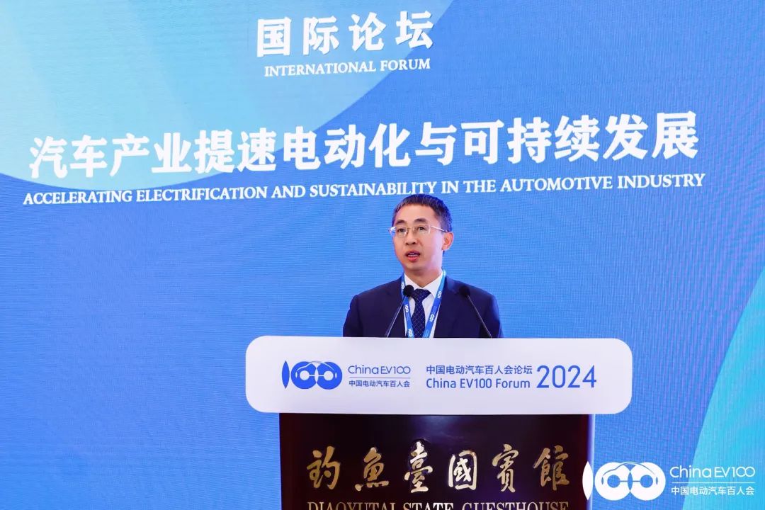 華為侯金龍：加速以超快充為主的充電基礎設施建設，提升用戶體驗，促進電動汽車消費與普及