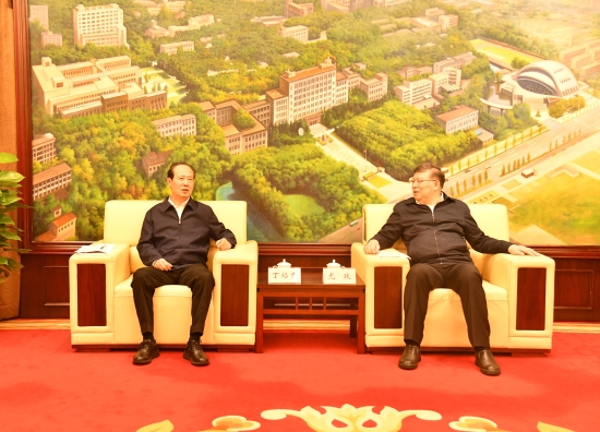 中國電建黨委書記、董事長丁焰章與華中科技大學(xué)校長尤政會談