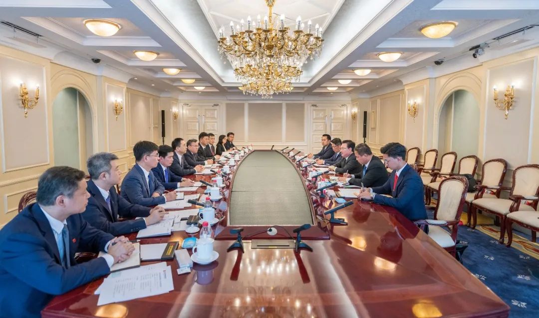 大唐集團(tuán)黨組書記、董事長鄒磊與老撾總理府辦公廳部長、總理首席顧問西納萬·蘇發(fā)努馮會談