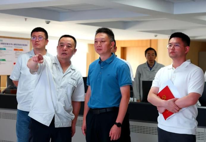 崇州市委副書記、市長饒程赴國網(wǎng)崇州供電公司調(diào)研高溫電力保供工作