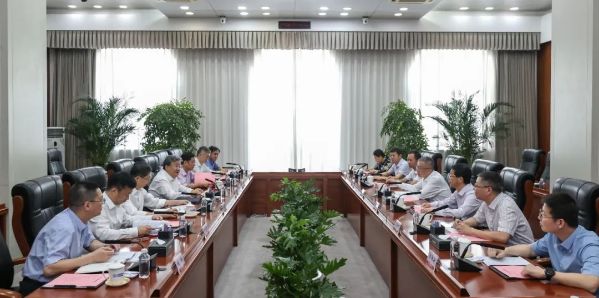 中核集團黨組書記、董事長余劍鋒會見山東大學黨委書記任友群一行