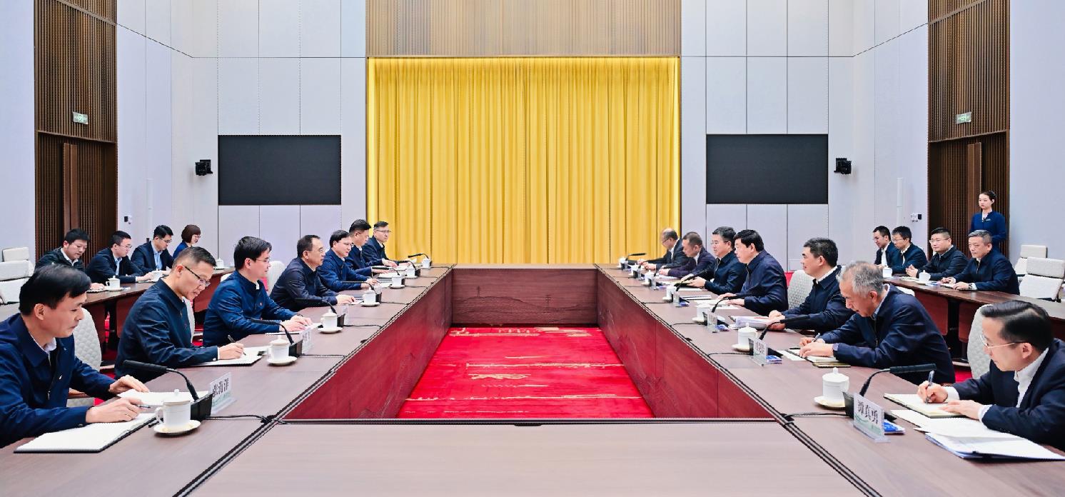 中國大唐集團董事長鄒磊、總經(jīng)理張傳江與國家電網(wǎng)董事長張智剛、總經(jīng)理龐驍剛會談