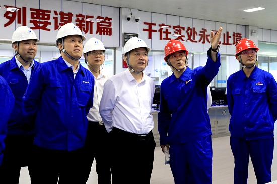 中國(guó)華能集團(tuán)董事長(zhǎng)溫樞剛到鶴崗電廠、伊春熱電督導(dǎo)調(diào)研生態(tài)環(huán)保及安全生產(chǎn)工作